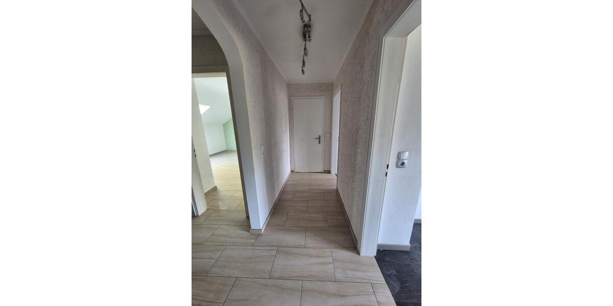 Dachgeschoßwohnung Duisburg Essenberg - 3 Zimmer, 68 m&sup2;, 760&euro; | Angebot:26702250