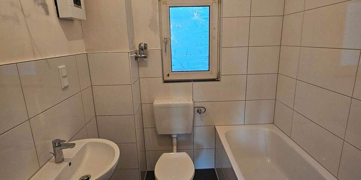 Etagenwohnung Duisburg Hochfeld - 3 Zimmer, 89 m&sup2;, 666&euro; | Angebot:25820478