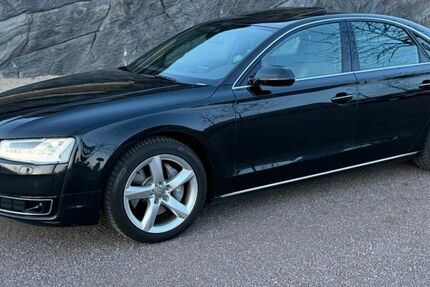 Audi A8 200.799 km 20.500 &euro; Dinslaken 46537