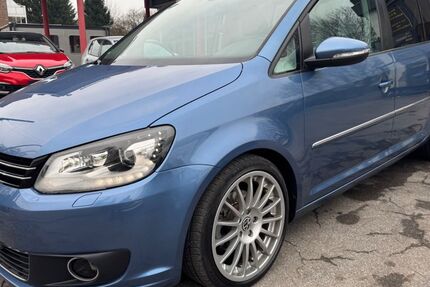 VW Touran 129.000 km 8.500 &euro; essen 45359
