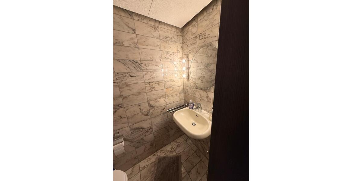 Einfamilienhaus Oberhausen - 2 Zimmer, 180 m&sup2;, 345.000&euro; | Angebot:25257357