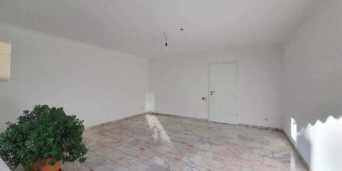 Etagenwohnung Duisburg Rahm - 4 Zimmer, 130 m&sup2;, 1.800&euro; | Angebot:25854102