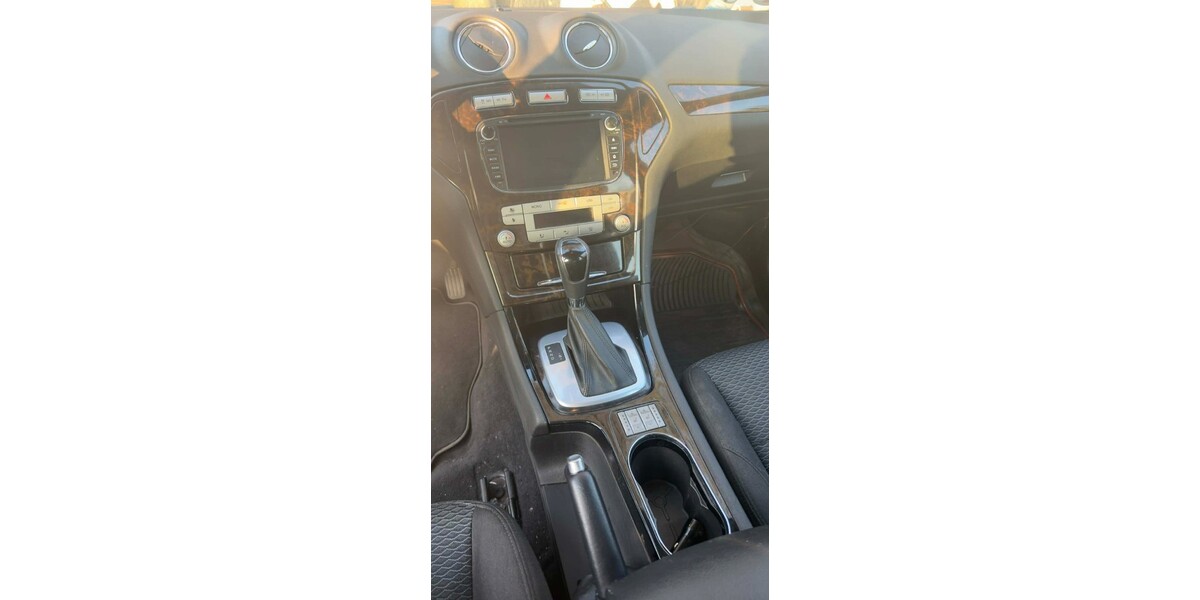 Ford Mondeo 218.000 km 4.000 &euro; Duisburg 47051