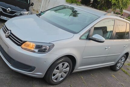 VW Touran 215.000 km 5.900 &euro; Dinslaken 46535
