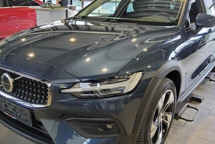 Volvo V60 Cross Country 24.618 km 37.950 &euro; Essen-Kray 45309