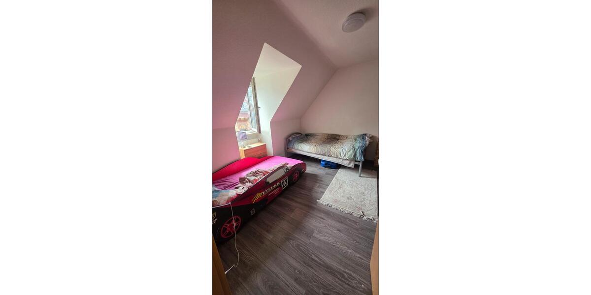 Dachgeschoßwohnung Gelsenkirchen Ückendorf - 2.5 Zimmer, 70 m&sup2;, 550&euro; | Angebot:26632817