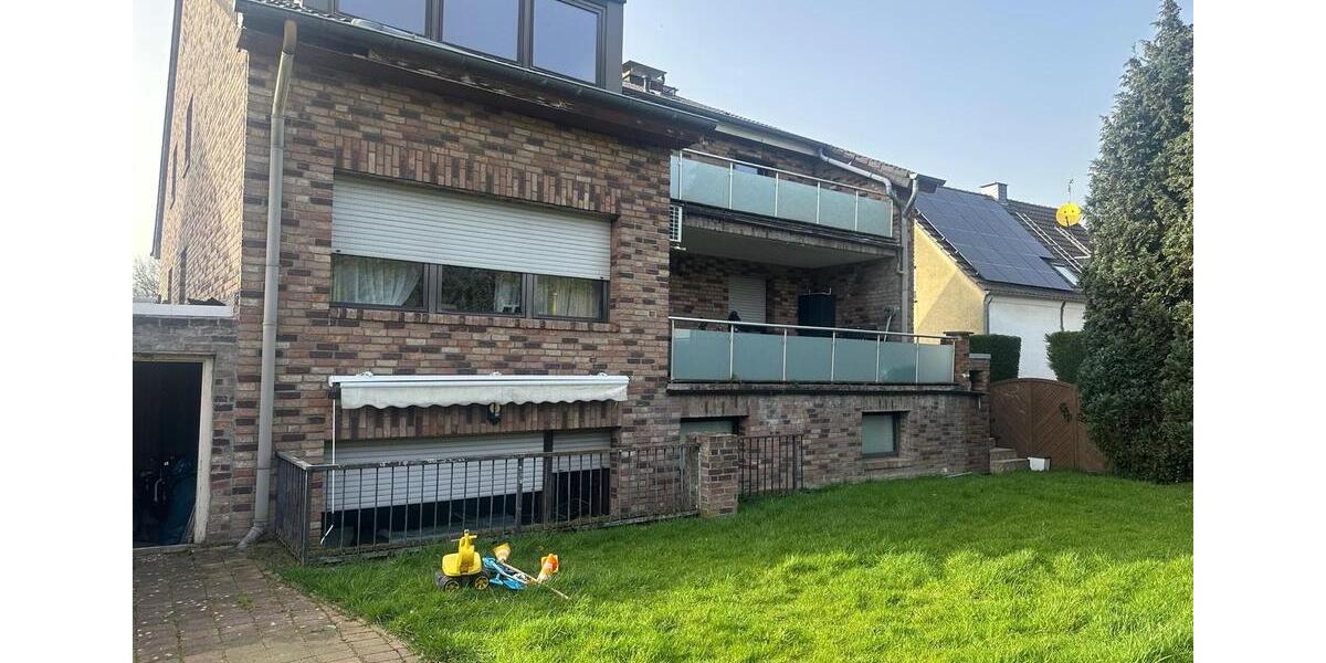 Etagenwohnung Moers Rheinkamp - 4 Zimmer, 120 m&sup2;, 1.300&euro; | Angebot:26424047