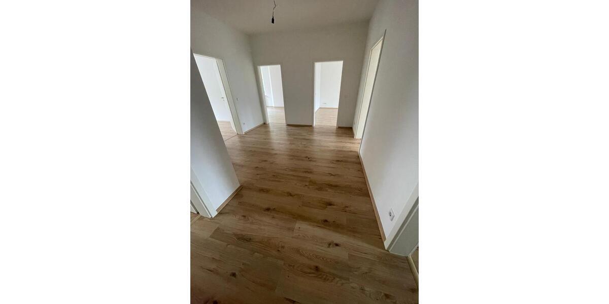 Etagenwohnung Herne - 7 Zimmer, 145 m&sup2;, 1.300&euro; | Angebot:25658388