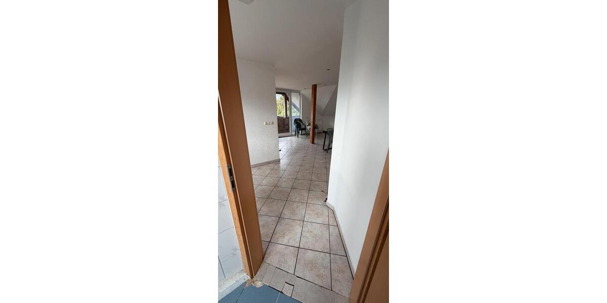 Dachgeschoßwohnung Oberhausen Schmachtendorf - 3.5 Zimmer, 95 m&sup2;, 1.200&euro; | Angebot:26603573