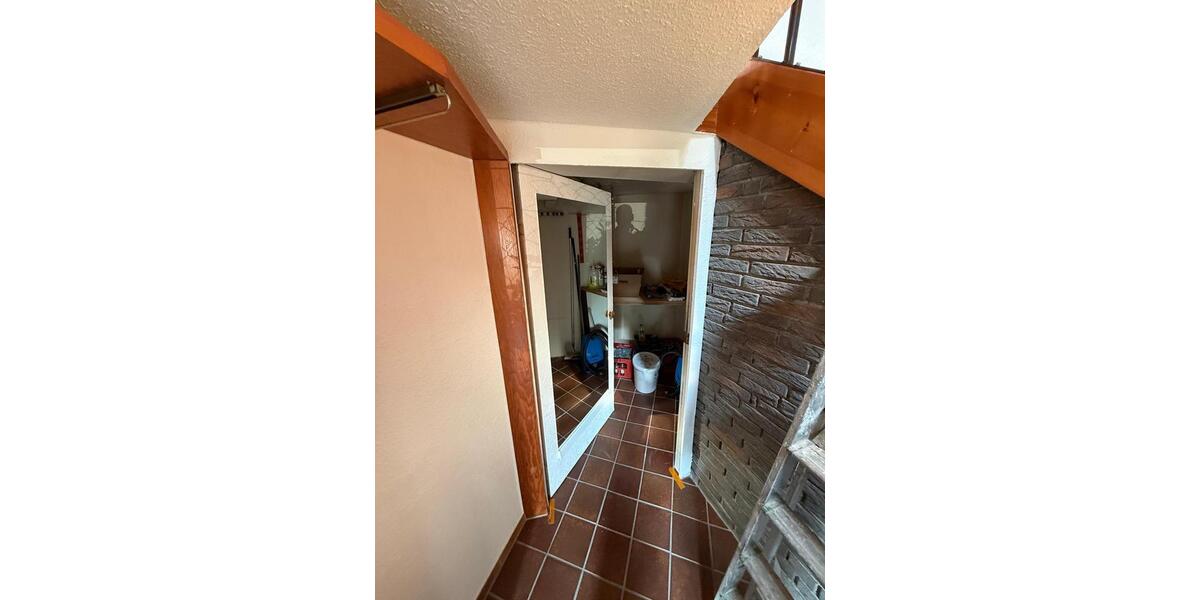 Etagenwohnung Duisburg Angerhausen - 3 Zimmer, 148 m&sup2;, 1.800&euro; | Angebot:26546011