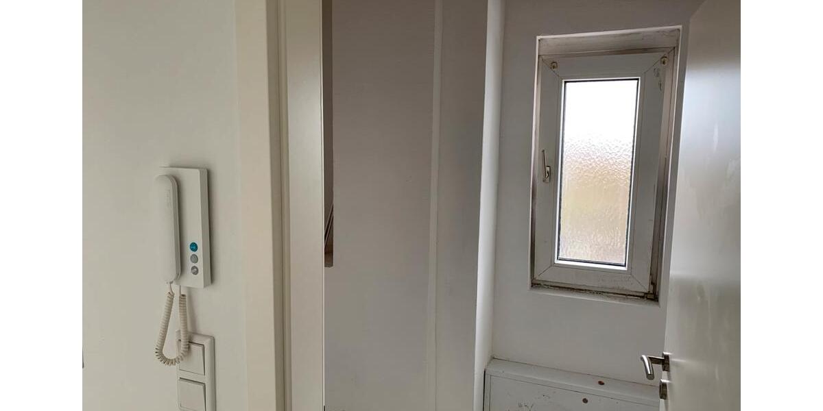 Dachgeschoßwohnung Oberhausen Schmachtendorf - 4 Zimmer, 85 m&sup2;, 600&euro; | Angebot:26670217