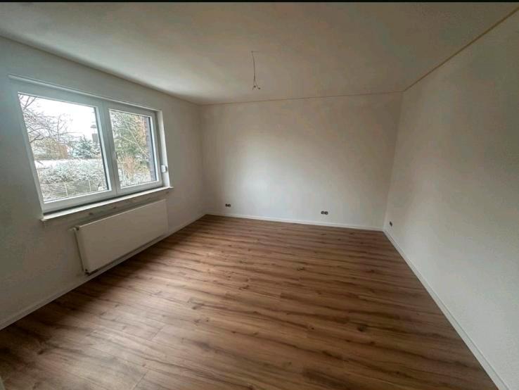 Etagenwohnung Duisburg Rheinhausen - 3.5 Zimmer, 85 m&sup2;, 930&euro; | Angebot:25656469