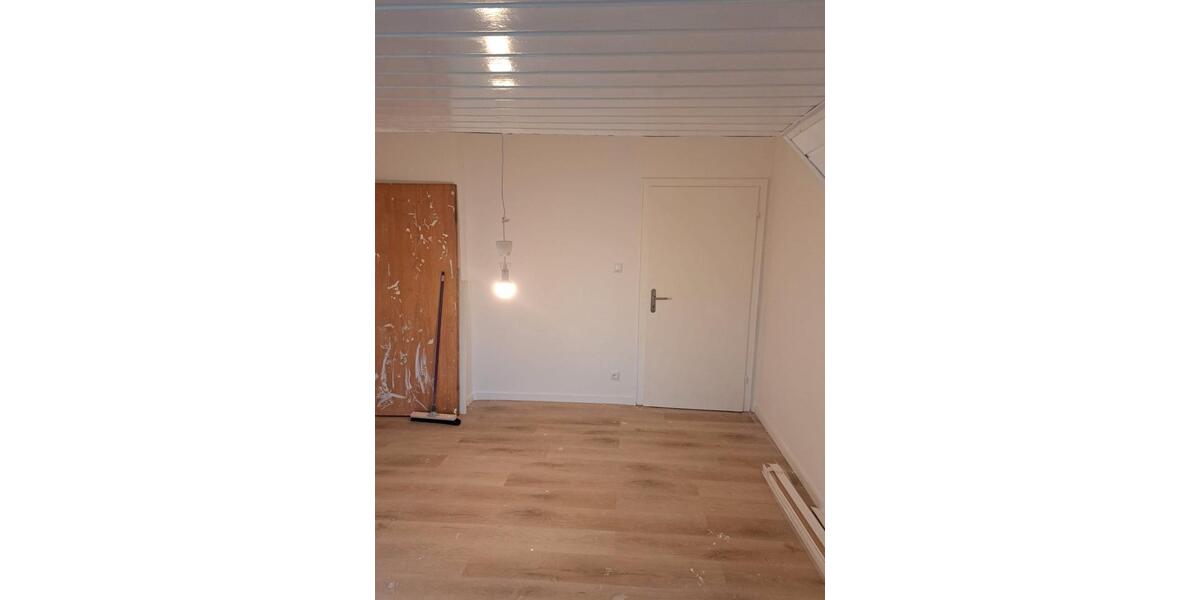 Dachgeschoßwohnung Essen Stadtbezirk IV - 2 Zimmer, 59 m&sup2;, 620&euro; | Angebot:26021462