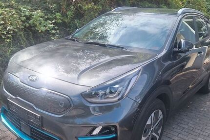 Kia Niro 71.000 km 22.480 &euro; Oberhausen 46045