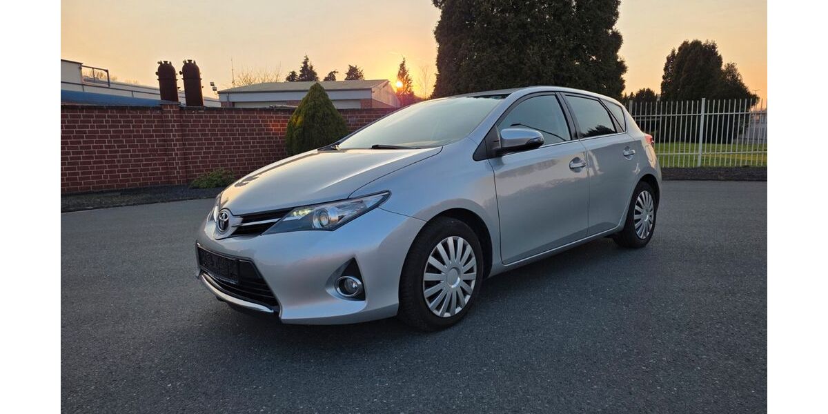 Toyota Auris 130.000 km 7.990 &euro; Hünxe 46569