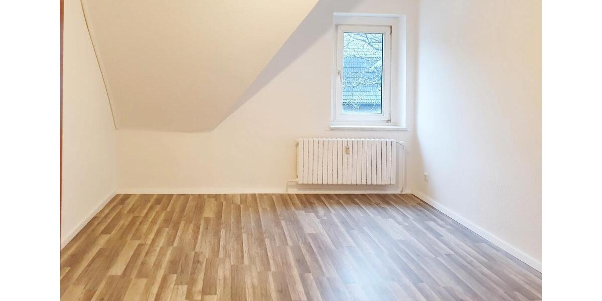 Dachgeschoßwohnung Duisburg Hamborn - 3 Zimmer, 72 m&sup2;, 457&euro; | Angebot:24478260