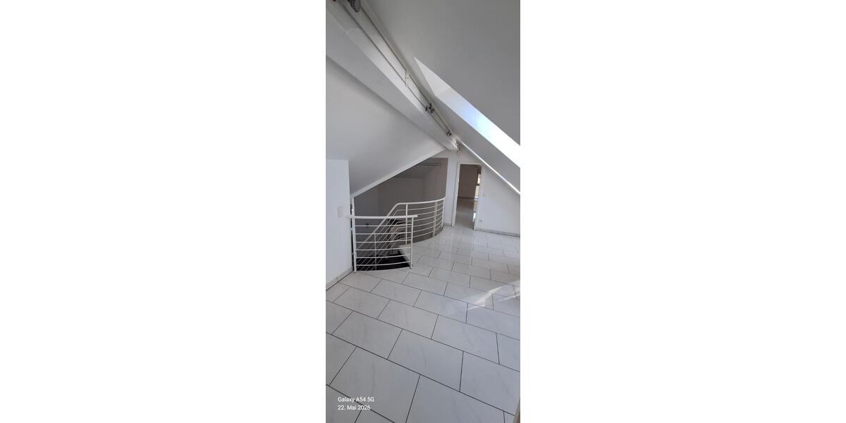 Etagenwohnung Bottrop Feldhausen - 5 Zimmer, 210 m&sup2;, 1.390&euro; | Angebot:26681795