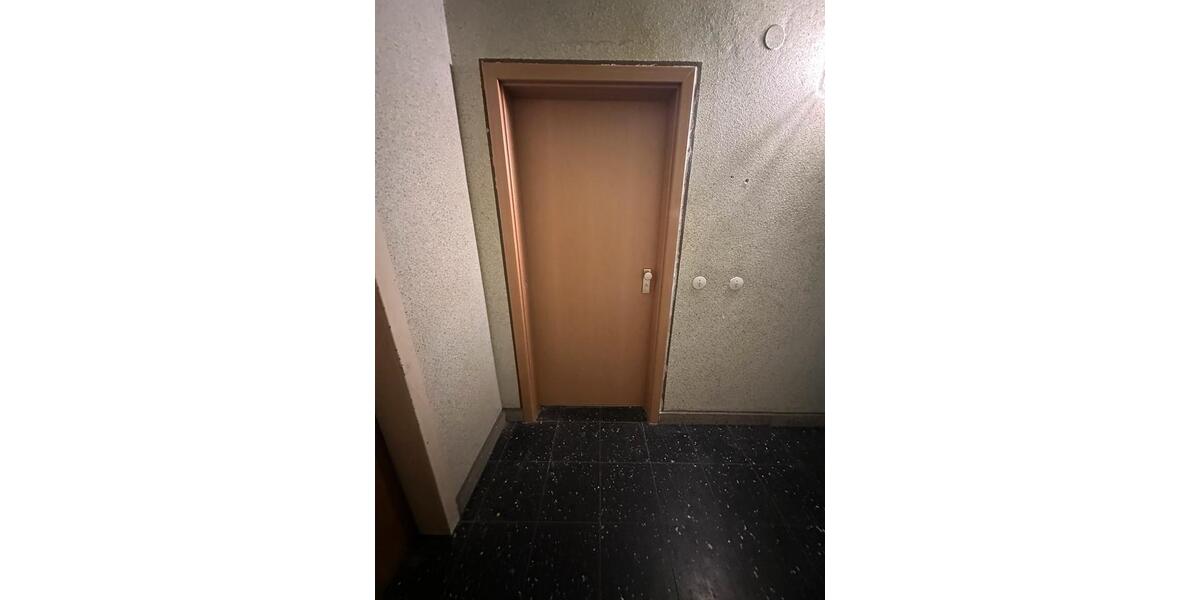 Dachgeschoßwohnung Essen Stadtbezirk V - 2.5 Zimmer, 56 m&sup2;, 400&euro; | Angebot:26636713