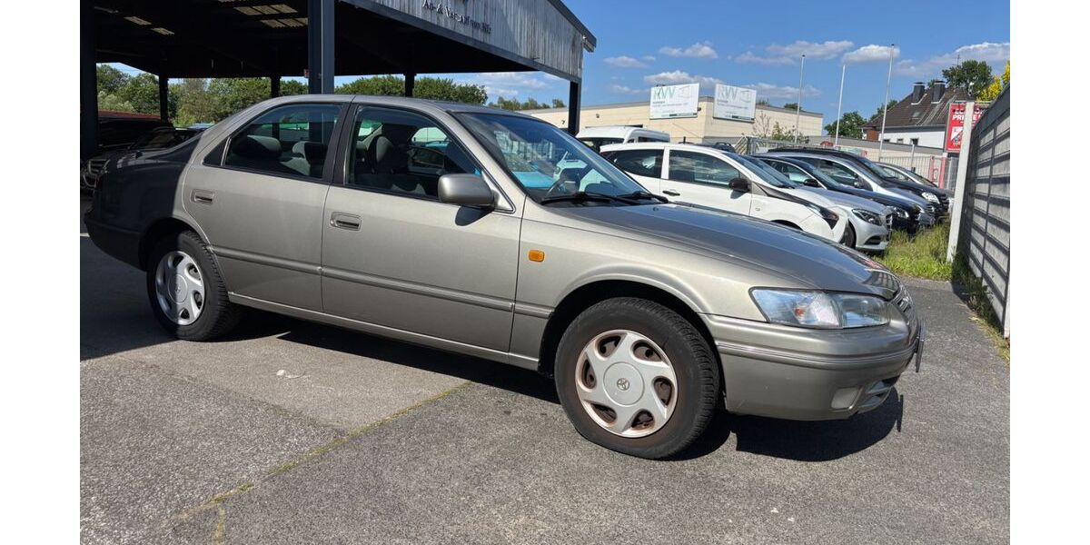Toyota Camry 122.000 km 4.400 &euro; Essen 45356