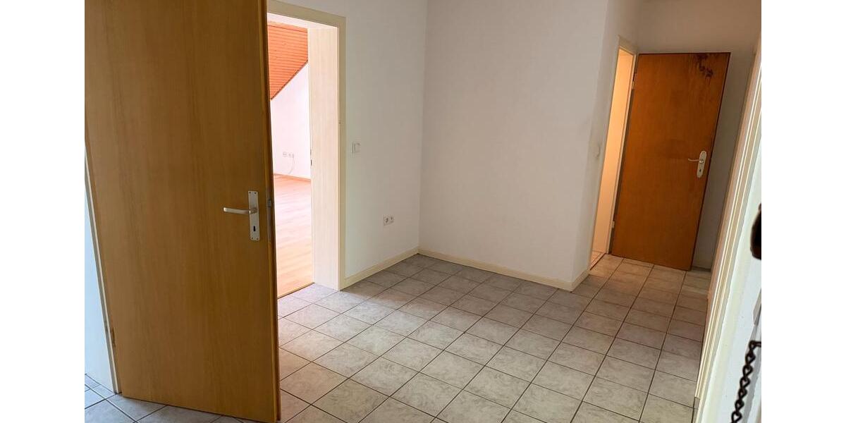 Dachgeschoßwohnung Gelsenkirchen Gelsenkirchen-Mitte - 3.5 Zimmer, 75 m&sup2;, 650&euro; | Angebot:26539741
