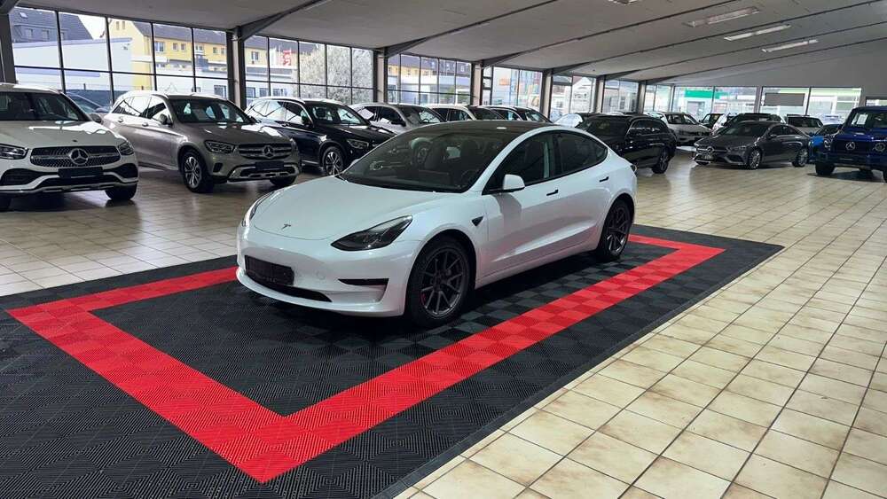 Tesla Model 3 33.197 km 28.900 &euro; Oberhausen 46047