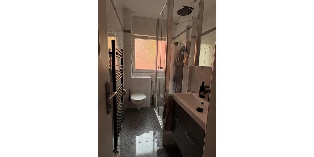 Etagenwohnung Duisburg Essenberg - 4 Zimmer, 100 m&sup2;, 190.000&euro; | Angebot:26115477