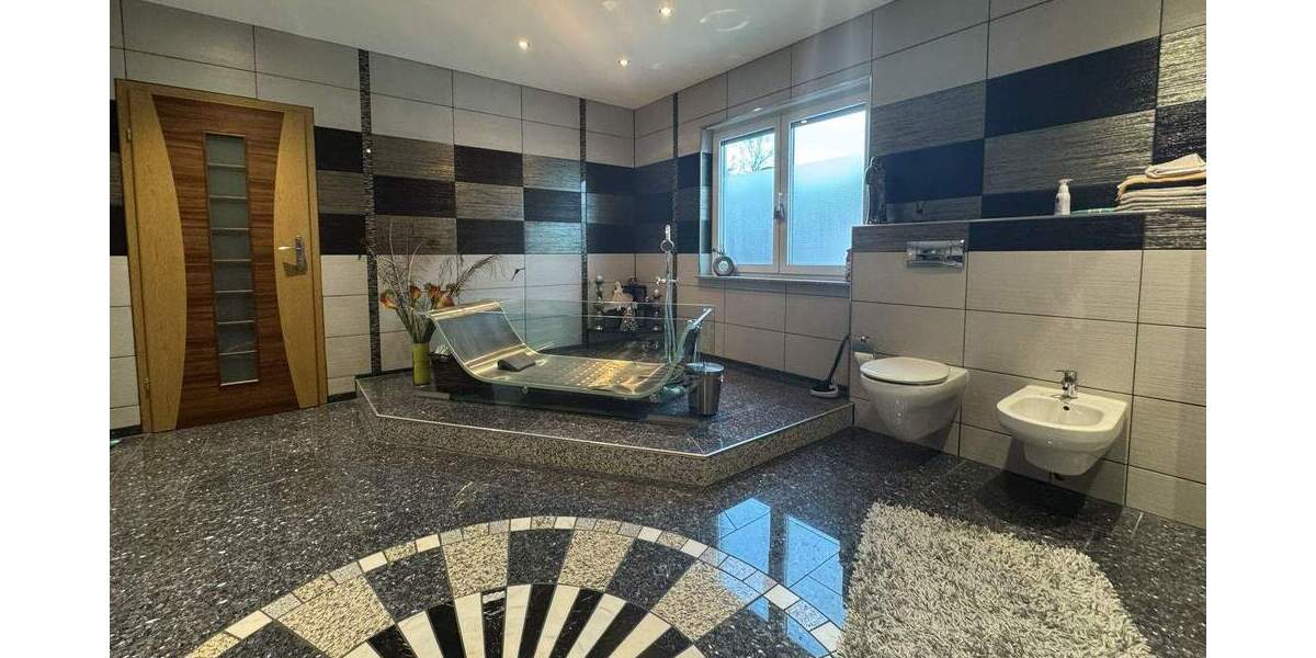 Einfamilienhaus Oberhausen Heide - 7 Zimmer, 223 m&sup2;, 819.000&euro; | Angebot:25772335