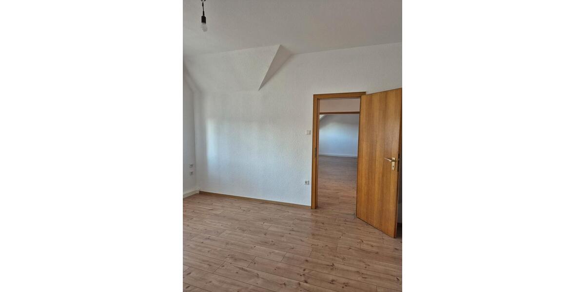 Dachgeschoßwohnung Bochum Eppendorf - 3 Zimmer, 85 m&sup2;, 1.050&euro; | Angebot:26149257