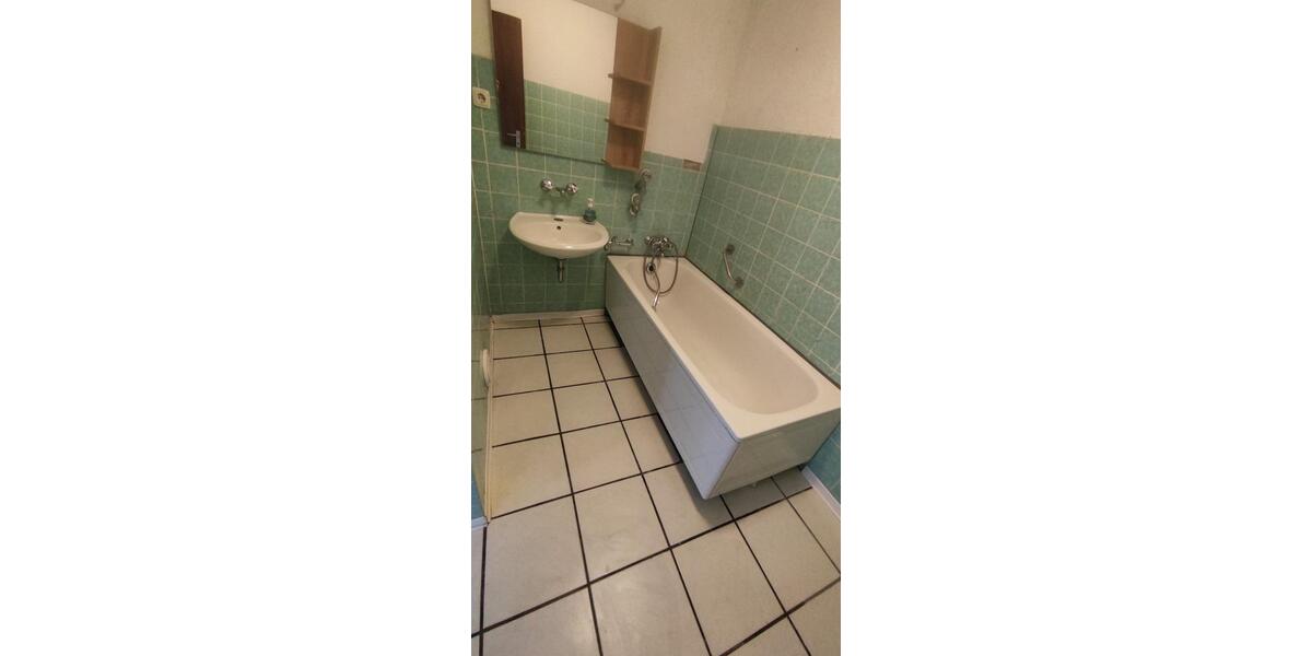 Etagenwohnung Duisburg Essenberg - 2.5 Zimmer, 68 m&sup2;, 560&euro; | Angebot:26700866