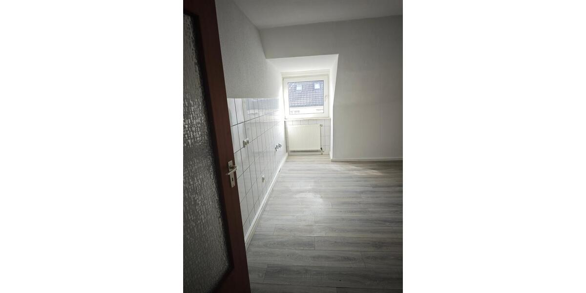 Dachgeschoßwohnung Gelsenkirchen Ückendorf - 4.5 Zimmer, 71 m&sup2;, 490&euro; | Angebot:26534184
