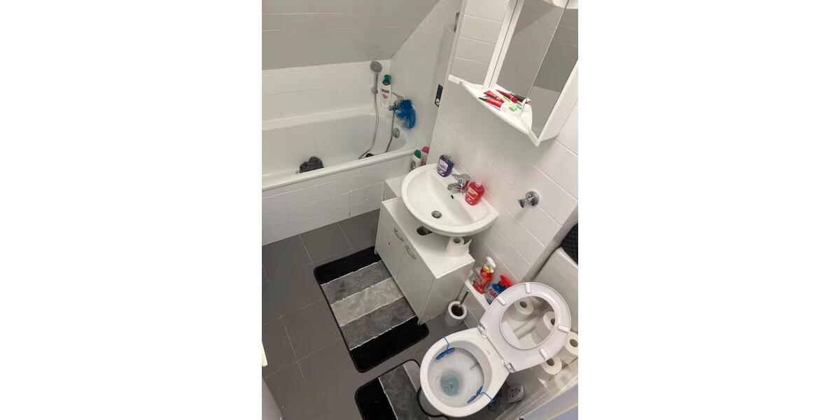 Dachgeschoßwohnung Essen Stadtbezirk VI - 1 Zimmer, 40 m&sup2;, 650&euro; | Angebot:25361947