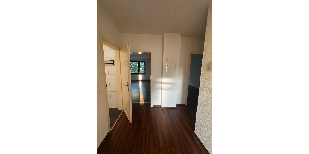 Etagenwohnung Duisburg Hamborn - 2.5 Zimmer, 62 m&sup2;, 560&euro; | Angebot:25990050