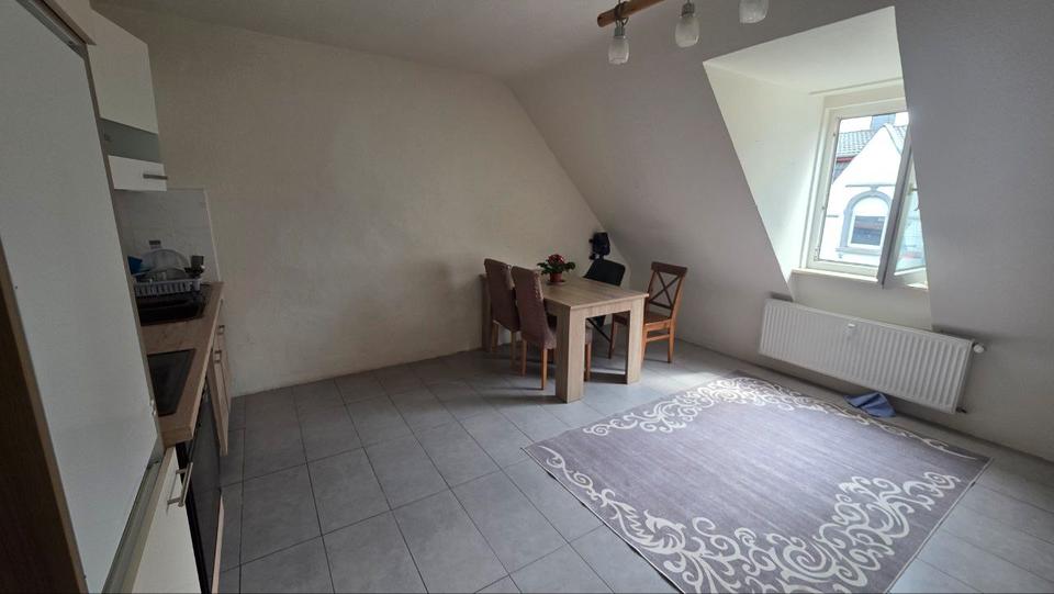 Dachgeschoßwohnung Gelsenkirchen Ückendorf - 2.5 Zimmer, 70 m&sup2;, 550&euro; | Angebot:26632817