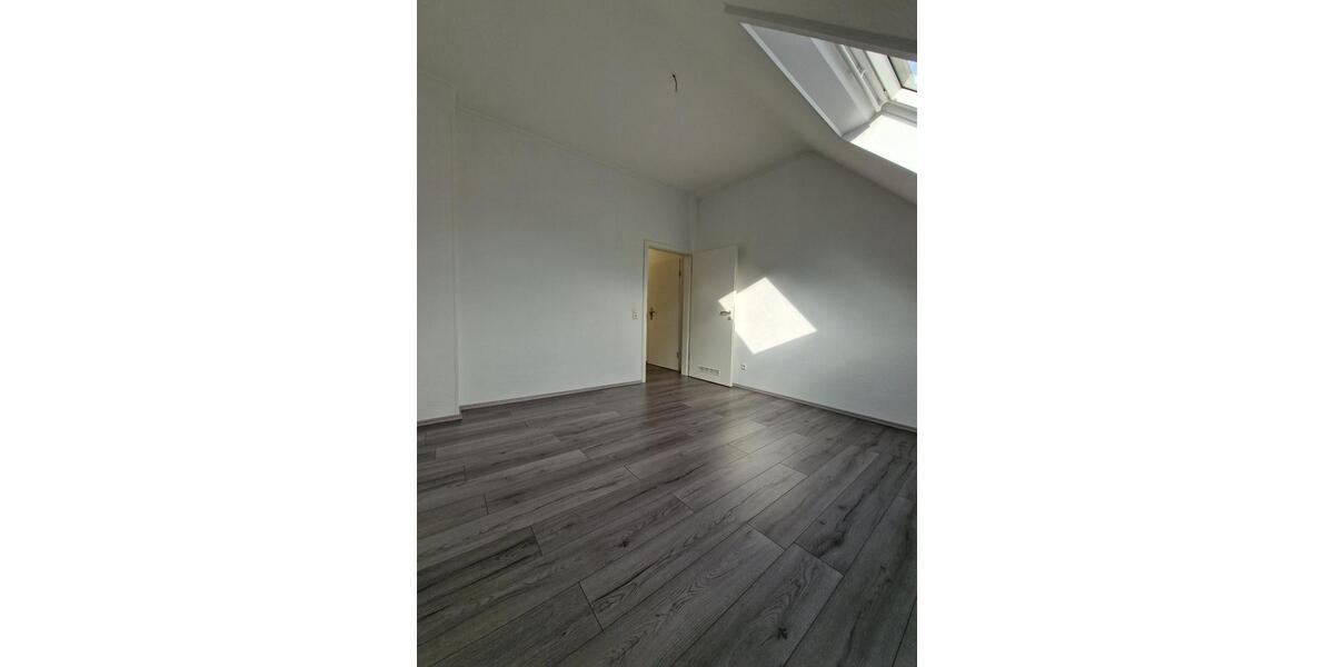 Dachgeschoßwohnung Essen Stadtbezirk IV - 2 Zimmer, 41 m&sup2;, 500&euro; | Angebot:26560399