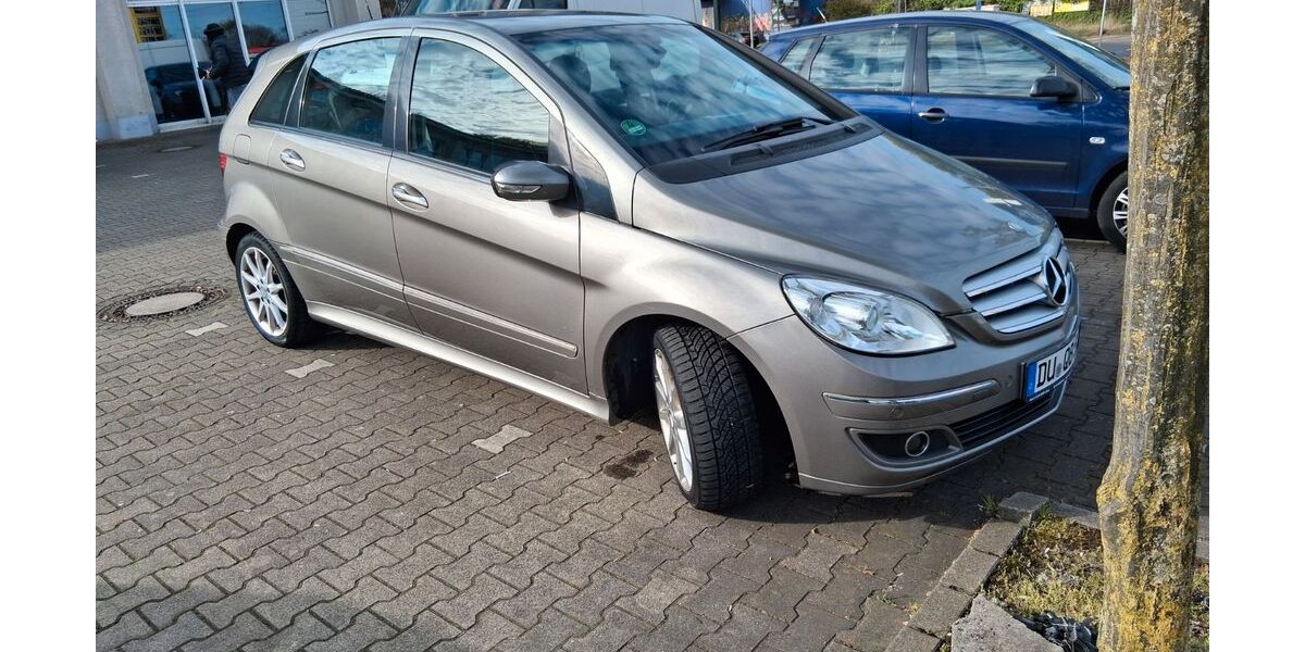 Mercedes-Benz 200 118.000 km 6.200 &euro; Duisburg 47055