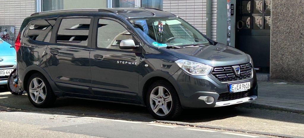 Dacia Lodgy 82.002 km 11.400 &euro; Essen 45355