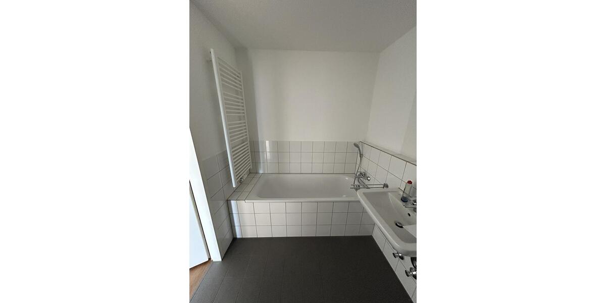 Etagenwohnung Essen Stadtbezirk V - 2.5 Zimmer, 67 m&sup2;, 725&euro; | Angebot:24375149