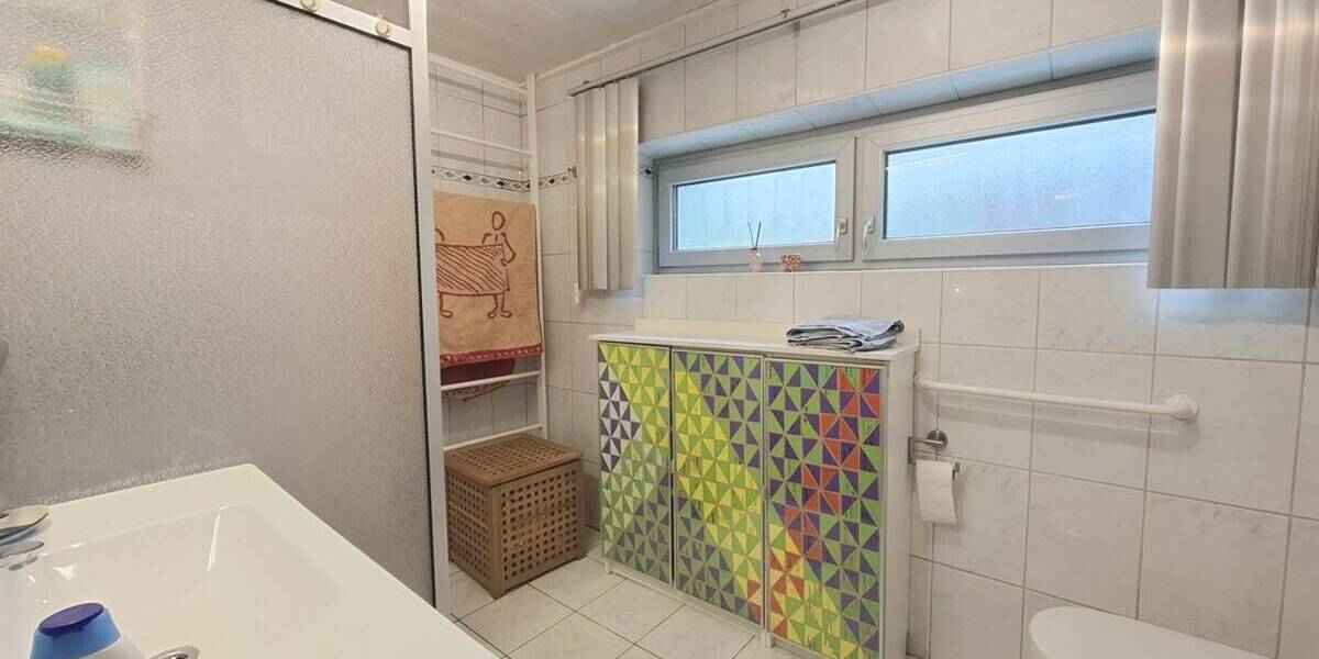 Freistehender Bungalow mit Split-Leveln und Einliegerwohnung am Rande der Haard in ruhiger Wohnlage - Mehrfamilienhaus, Wohnhaus Oer-Erkenschwick Oer | Angebot:26132021