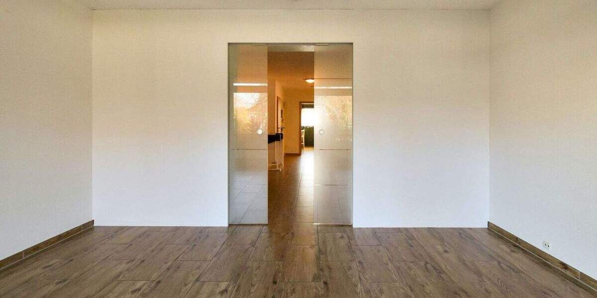 Etagenwohnung Duisburg / Duissern Duissern - 3 Zimmer, 104 m&sup2;, 299.000&euro; | Angebot:25695782