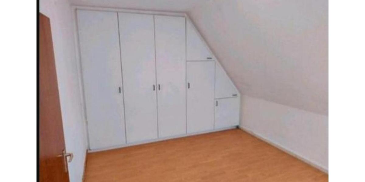 Dachgeschoßwohnung Gelsenkirchen Gelsenkirchen-Mitte - 3 Zimmer, 70 m&sup2;, 570&euro; | Angebot:25382888