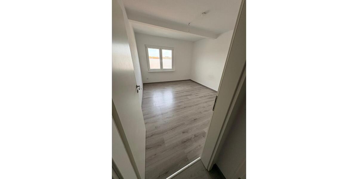 Dachgeschoßwohnung Wesel - 3 Zimmer, 82 m&sup2;, 615&euro; | Angebot:26620786