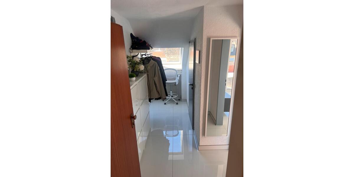 Dachgeschoßwohnung Herne Wanne-Bickern - 2 Zimmer, 46 m&sup2;, 150.000&euro; | Angebot:27285211
