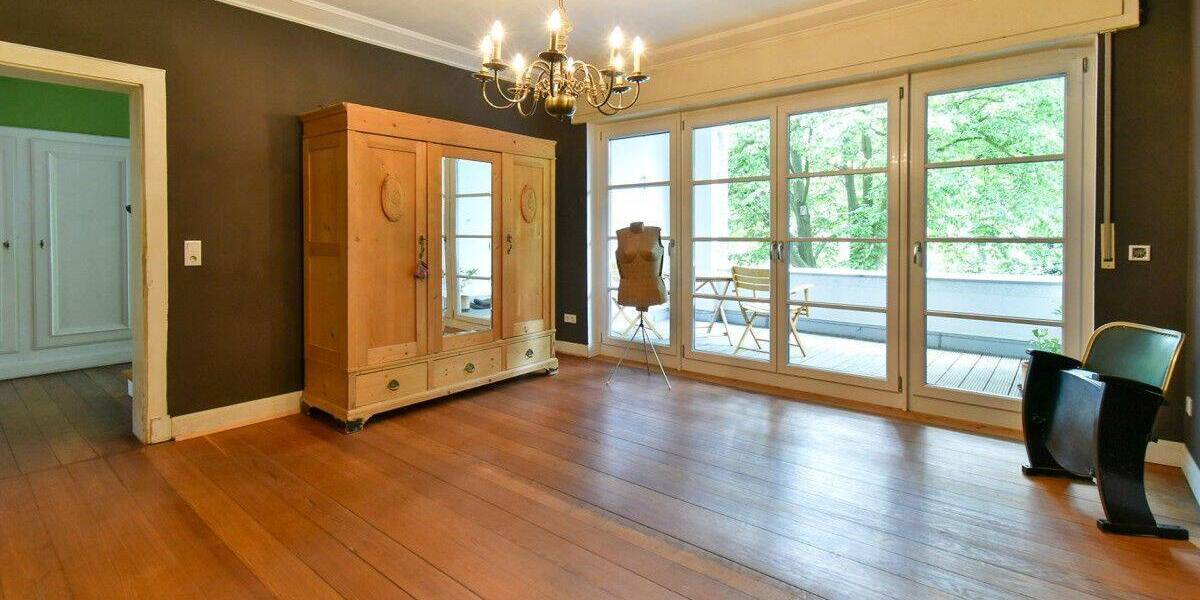Reihenendhaus Duisburg Duissern - 9 Zimmer, 342 m&sup2;, 1.365.000&euro; | Angebot:26851078