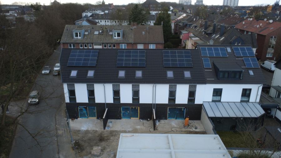 Provisionsfrei* Eckhaus EFH Endhaus mit PV 10,4 KW+Garage 140m zum Rheinufer Energiebedarf 22,4 kWhm2a - Reihenendhaus Duisburg Essenberg | Angebot:26163676