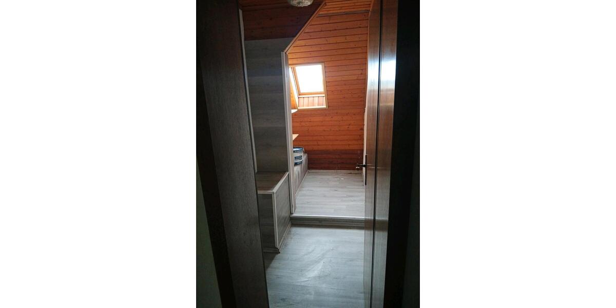 Dachgeschoßwohnung Gladbeck Alt-Rentfort - 3.5 Zimmer, 82 m&sup2;, 900&euro; | Angebot:26591576