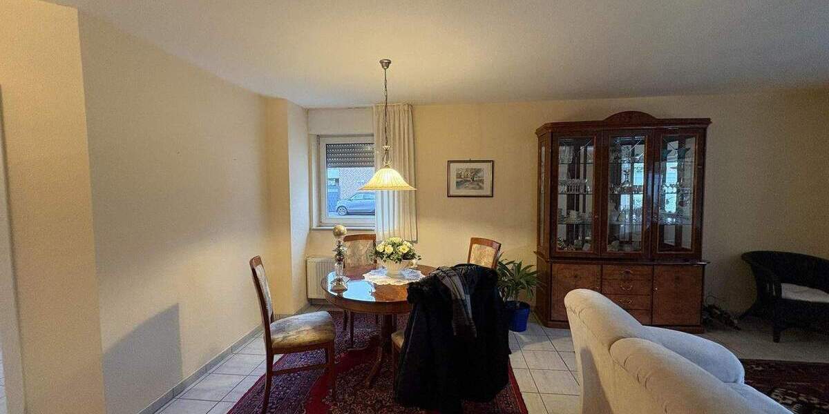 Etagenwohnung Moers Schwafheim - 3 Zimmer, 92 m&sup2;, 345.000&euro; | Angebot:25668377