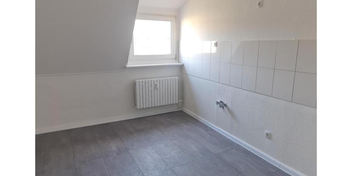 Dachgeschoßwohnung Duisburg Hamborn - 3 Zimmer, 74 m&sup2;, 510&euro; | Angebot:25803939