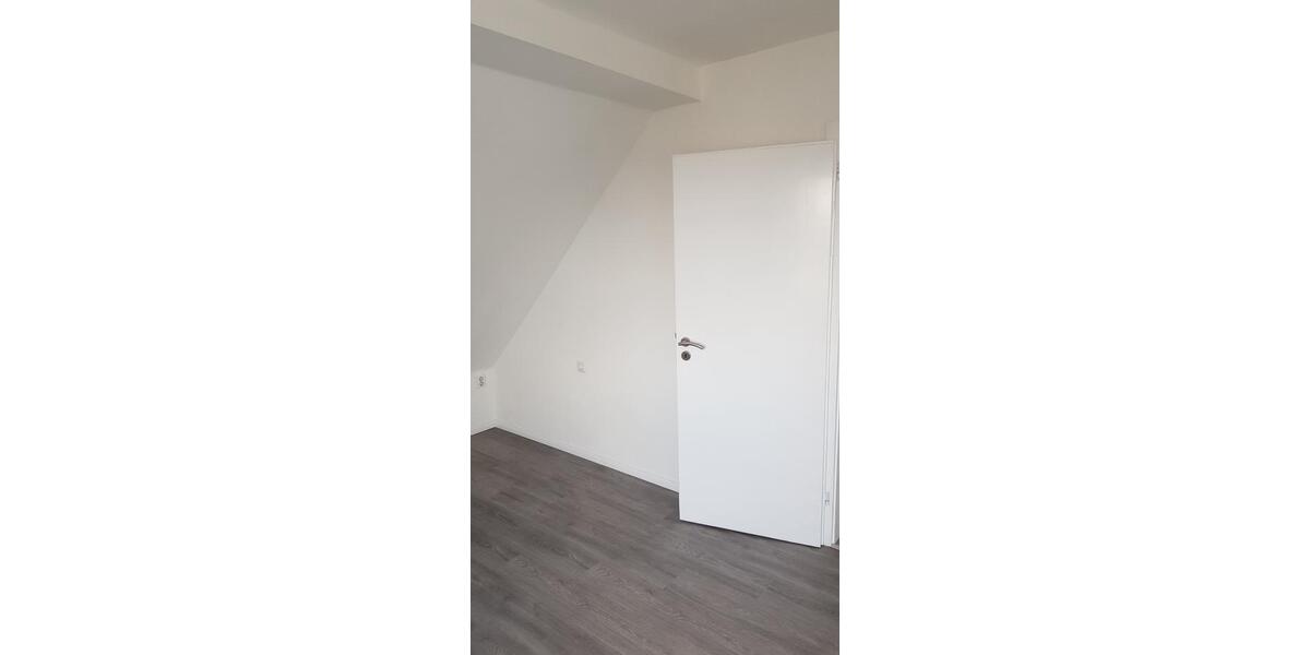 Dachgeschoßwohnung Gelsenkirchen Gelsenkirchen-Mitte - 4 Zimmer, 78 m&sup2;, 550&euro; | Angebot:26617907
