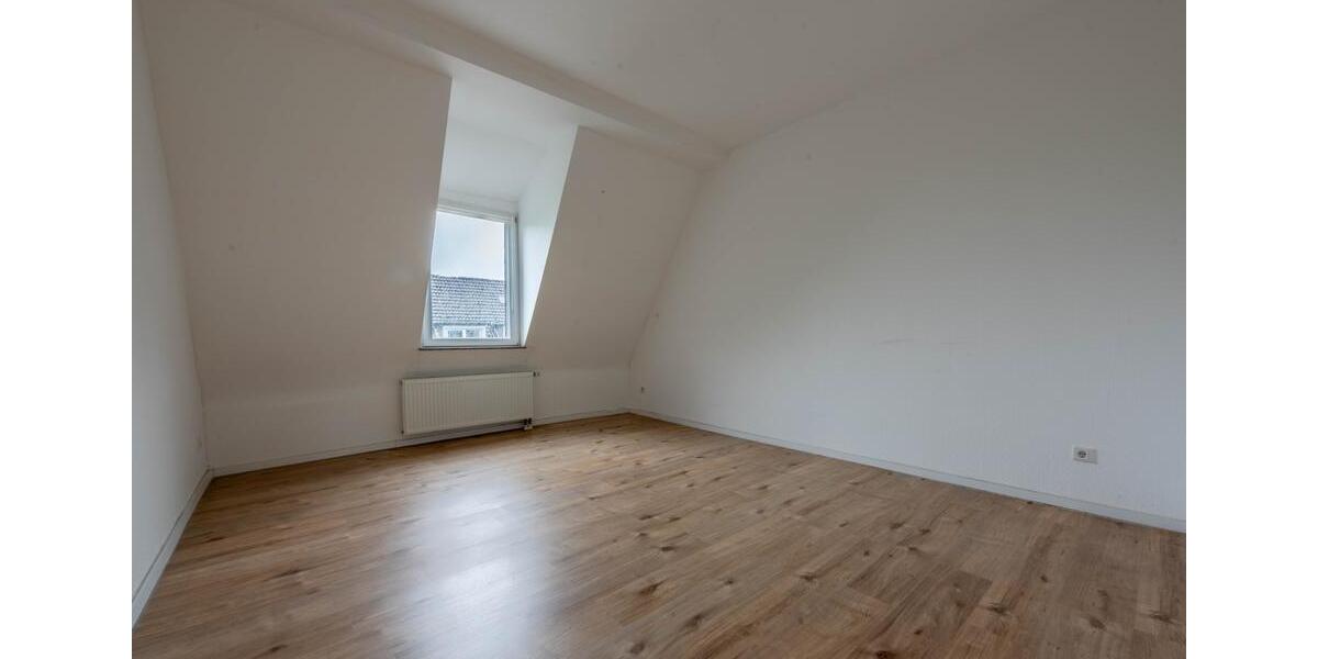 Dachgeschoßwohnung Essen Frillendorf - 2.5 Zimmer, 62 m&sup2;, 650&euro; | Angebot:26619381
