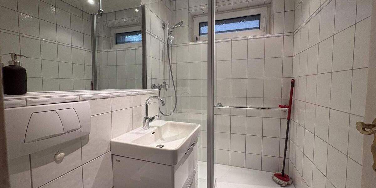 Mehrfamilienhaus, Wohnhaus Moers Hülsdonk - 6 Zimmer, 132 m&sup2;, 620.000&euro; | Angebot:25896452